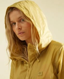 Deals 😍 Billabong A/Div Transcend Lite Zip-Up Windbreaker Jacket SWEET MOSS 👏 -Womens-Collection-Adventure-Division Sales abjjk00165 billabongw tjr0 dtl1 1